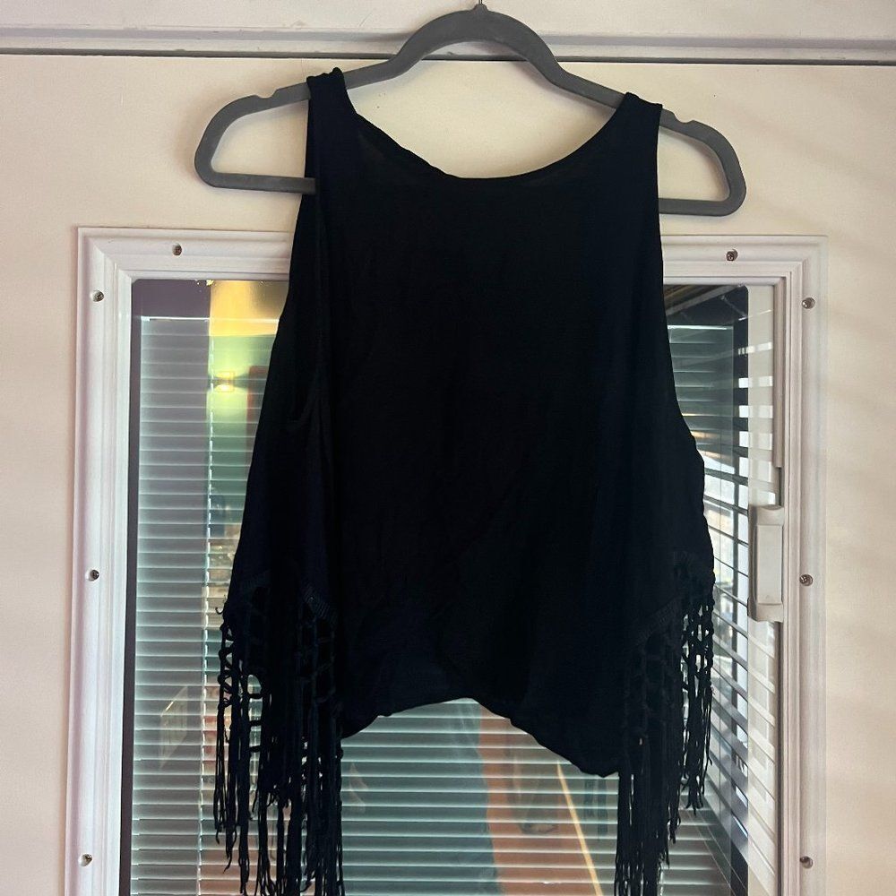 BLACK FLOWY SHORT TOP WITH FRINGE SLEEVES SIZE SMALL